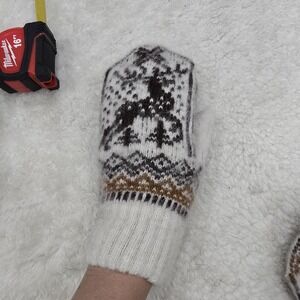 Handmade Goat Down Mittens Winter Warm Hand-Knitted Goat Hair Gloves White Brown